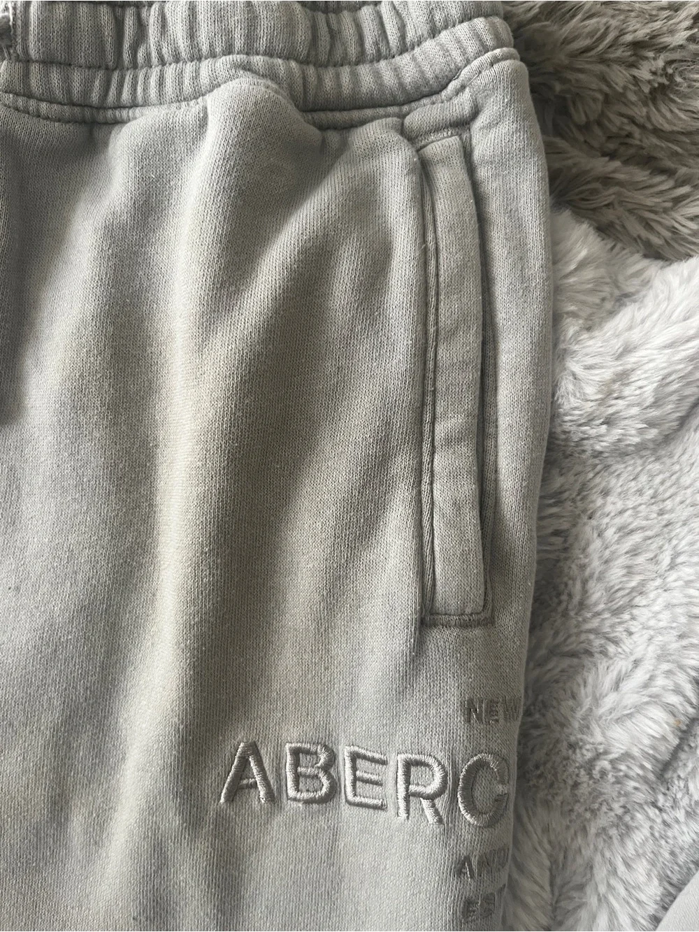 Abercrombie Kids Matching Hoodie & Jogger Set Gray Sage Relaxed Fit Size 11/12